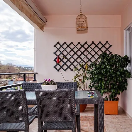Apartament Manousos *